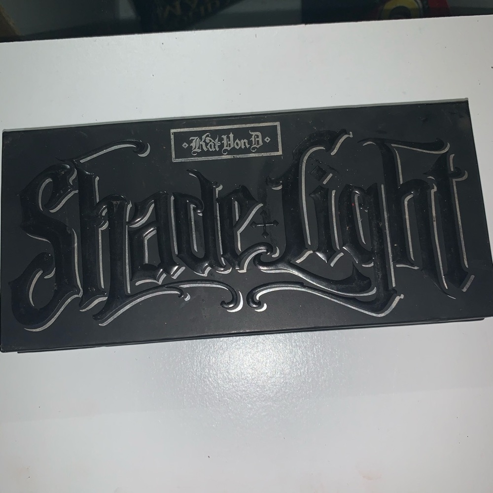 Kat Von D Shade & Light
